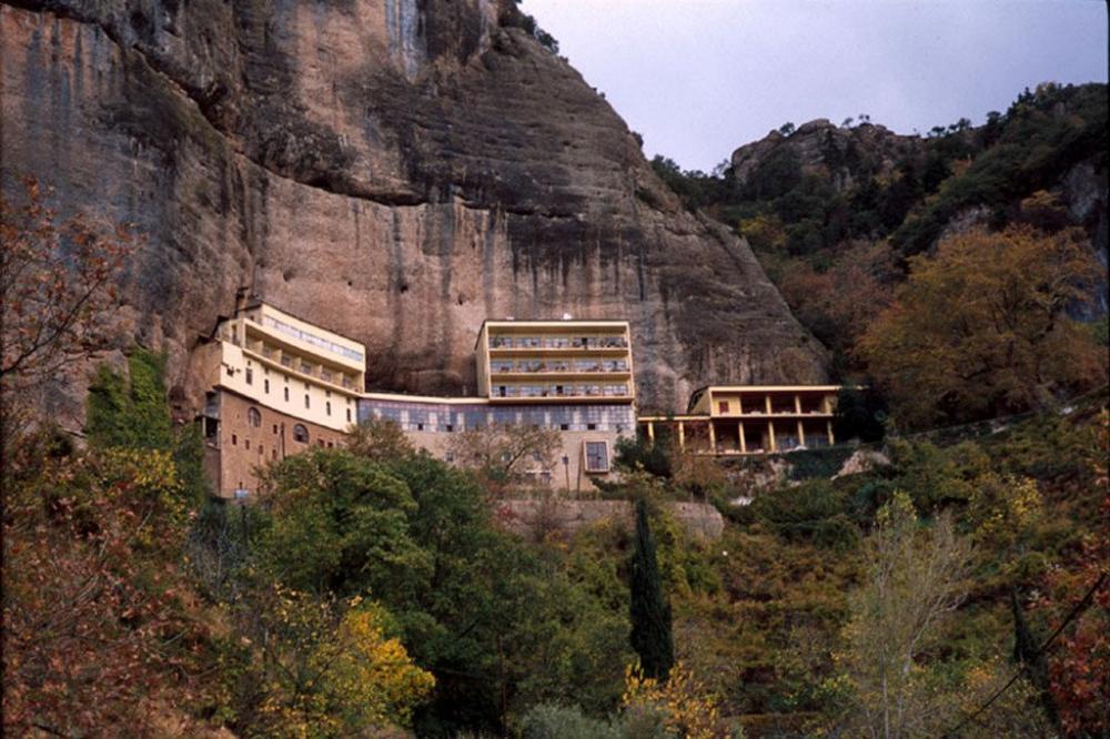 ΚΥΡΙΑΚΗ: 21/11/2021** ΑΓΙΑ ΛΑΥΡΑ- ΚΑΛΑΒΡΥΤΑ- ΜΕΓΑ ΣΠΗΛΑΙΟ**